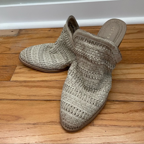 Very Volatile Los Angeles Cream Woven Leather Mule Size 9 - Picture 3 of 7